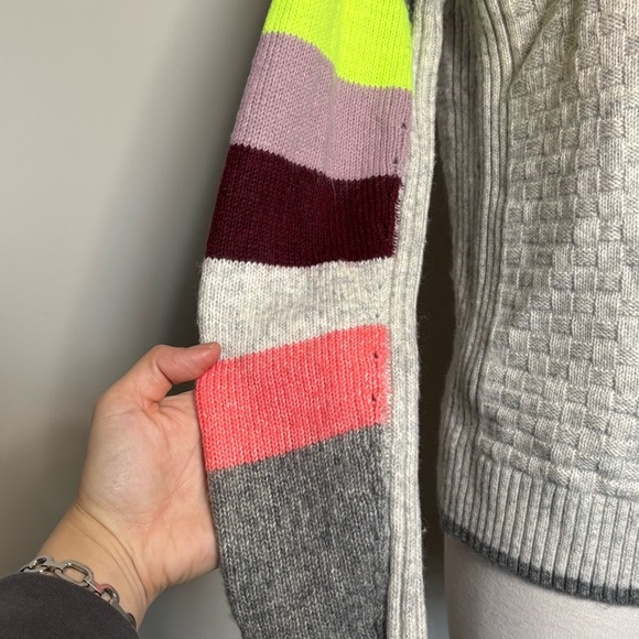 Cabi Colorblock Sleeve Downhill Sweater #4815, size XS - Picture 6 of 16